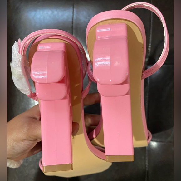 SHUZIA Faux Leather Palm Tree Heeled Sandals Womens Size 7 - Picture 4 of 11